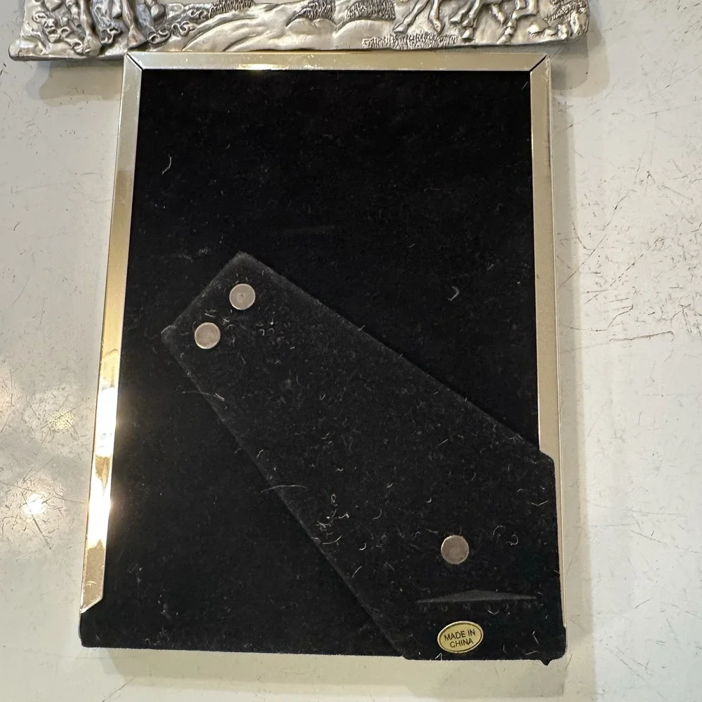 2 Picture Frames a 3D Horse and Rectangle - Holds 5x7‎ Photo Free Standing